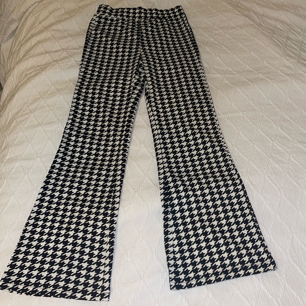 Women’s high waisted flared office pants.
